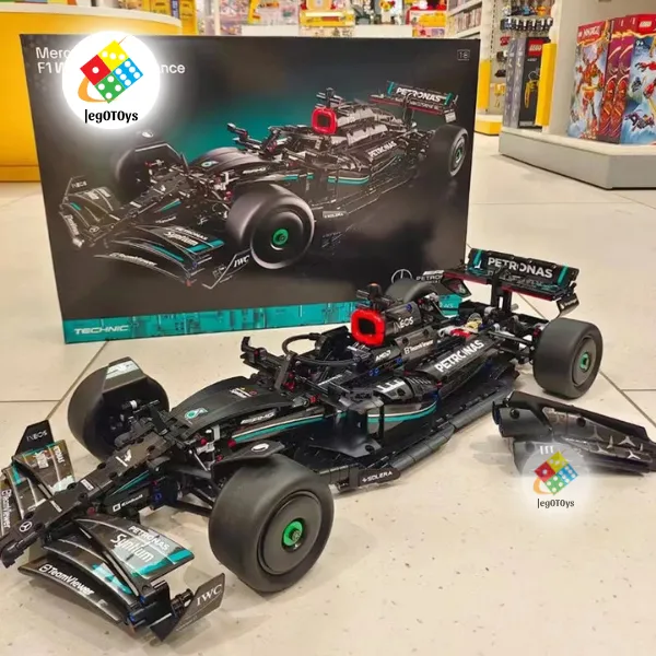 lego-mercedes-amg-f1-7